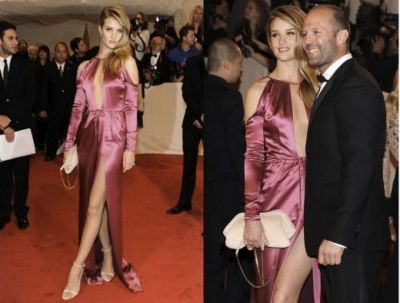 Inlocuitoarea lui Megan Fox, Rosie Huntington-Whitely a fost aleasa cea mai sexy femeie in 2011!