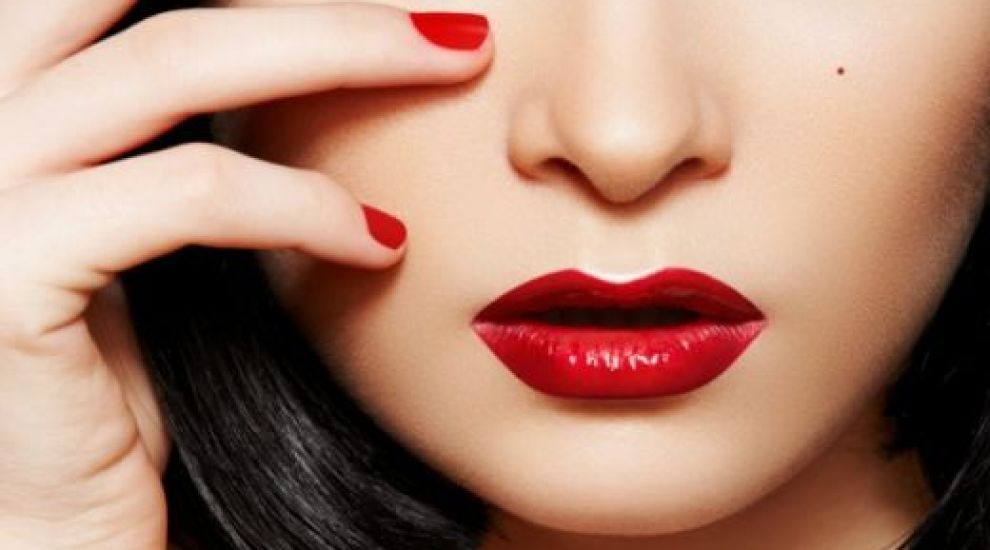 Zece trucuri pentru unghii puternice si sanatoase