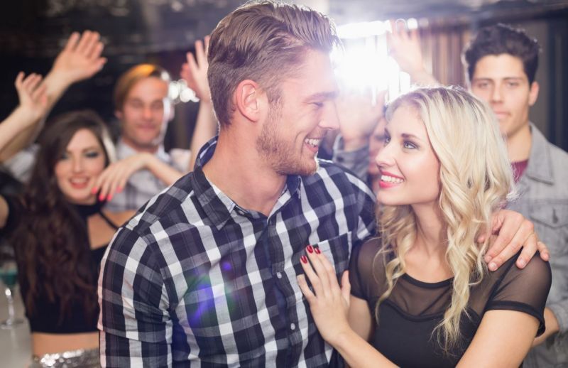 Cinci sfaturi de la experti ca sa iti cuceresti alesul de la prima intalnire