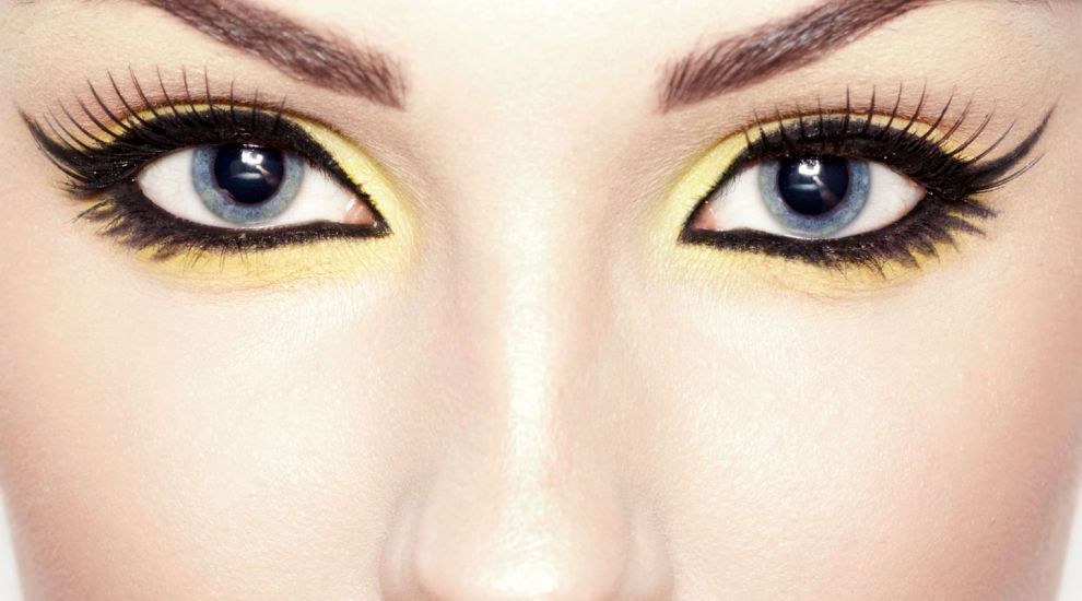 Lectia de machiaj: Nuanta de fard potrivita in functie de culoarea ochilor tai