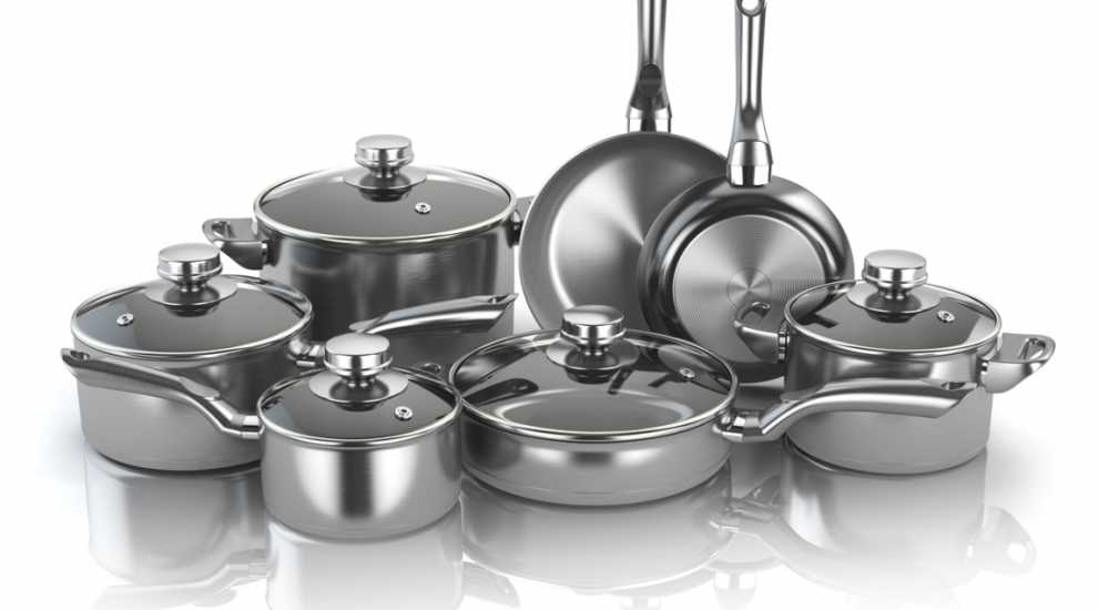 (P) Oale, cratițe și tigăi esențiale în bucătărie