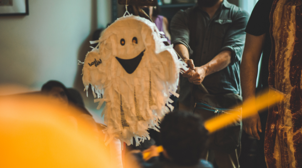 (P) 5 sfaturi pentru organizarea unei petreceri de Halloween la birou