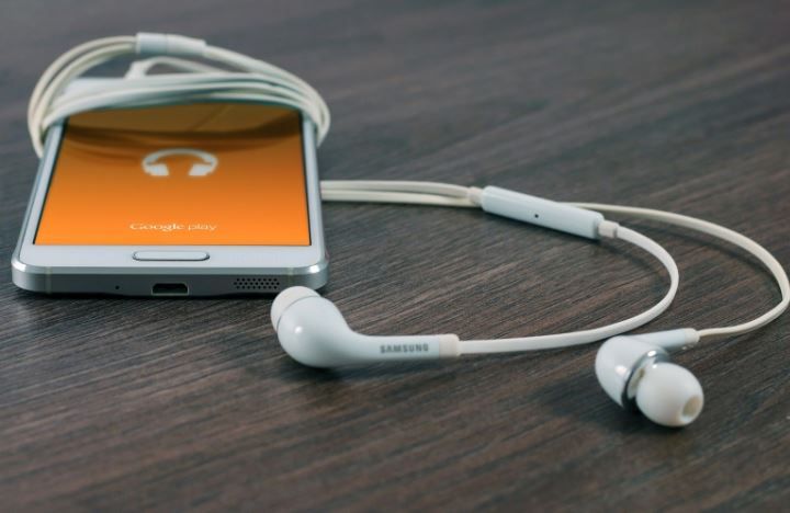 (P) Tehnologia evoluează, prețurile cresc. Tu ce alegi: smartphone nou sau second-hand