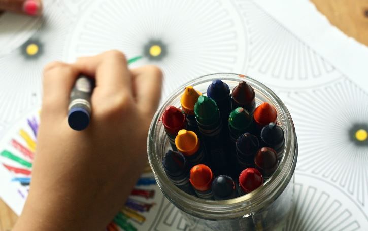 (P) Cum ajută cursurile de desen la dezvoltarea unui copil