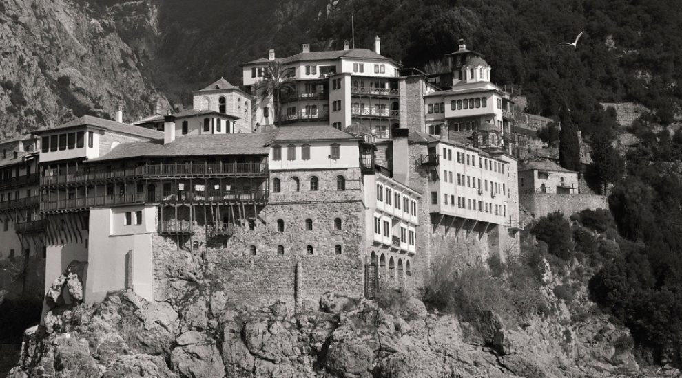 (P) Cea mai veche mănăstire de pe Muntele Athos: Marea Lavră