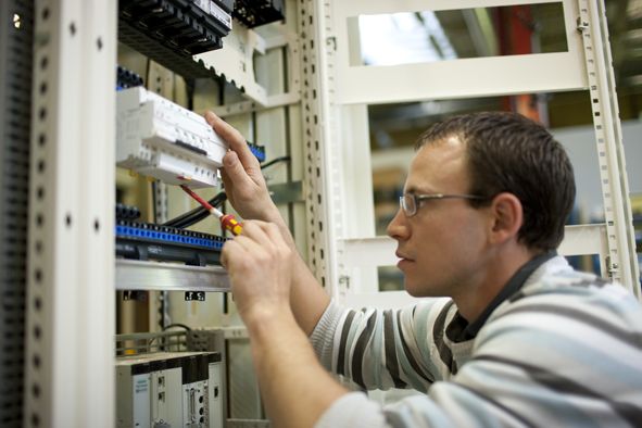 (P) De ce comutatoarele au o importanță atât de mare în circuitele electrice de orice tip?