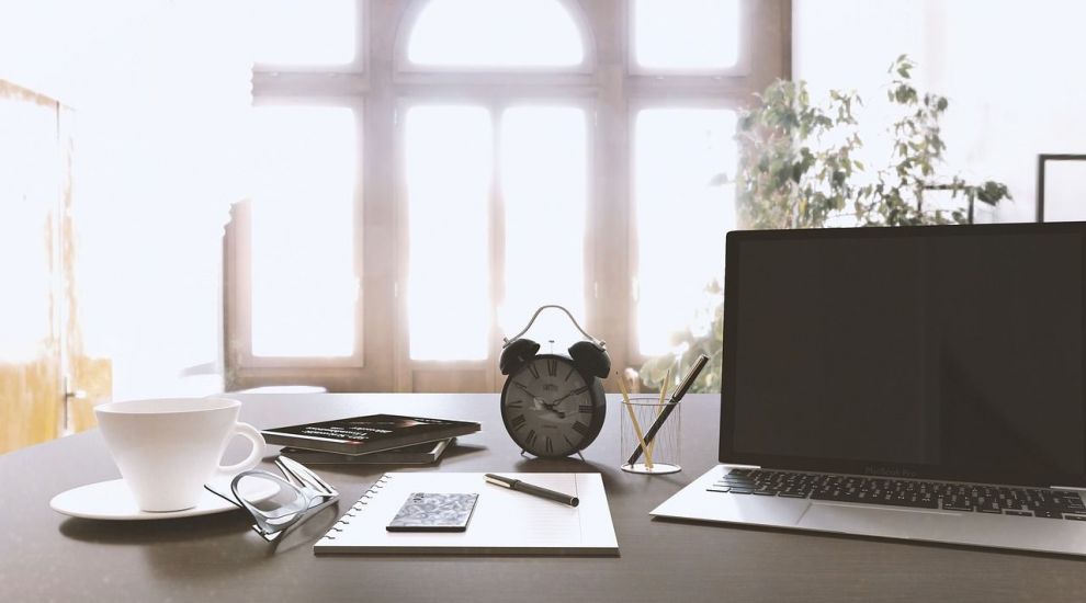 (P) Ordinea la birou. Cum să păstrezi în cele mai bune condiții documentele și accesoriile? (P) Ordinea la birou. Cum să păstrezi în cele mai bune condiții documentele și accesoriile?