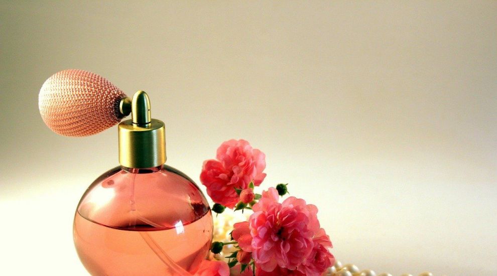 (P) Psihologia parfumurilor: Ce spune parfumul tău despre tine?