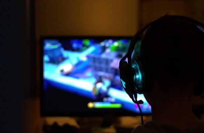 (P) Sfaturi pentru alegerea monitorului potrivit pentru gaming (P) Sfaturi pentru alegerea monitorului potrivit pentru gaming
