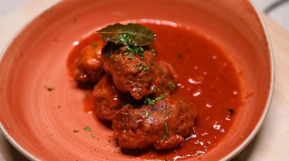 Masterchef - Restul e plăcere. Chiftele din pulpă de miel Masterchef - Restul e plăcere. Chiftele din pulpă de miel