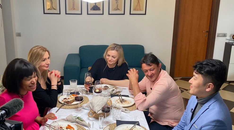 Cină cu peripeții la Mâncare pe care: Mi-am spart dantura! Cină cu peripeții la Mâncare pe care: Mi-am spart dantura!