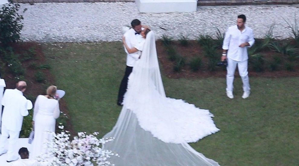 Nunta anului: Jennifer Lopez și Ben Affleck au trăit o fantezie în alb, după 20 de ani de la prima lor logodnă
