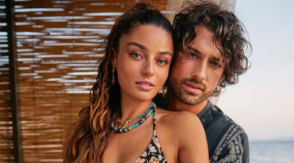 Ayça Ayşin Turan și Alp Navruz din Povestea de pe insulă s-au iubit și în realitate