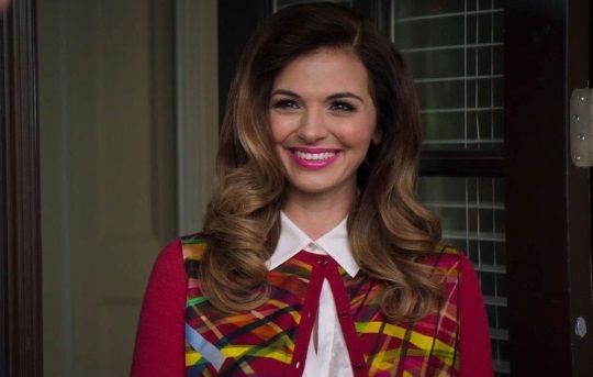 O fostă miss și concurentă la American Idol celebrează Centenarul Iubirii în seara aceasta, la Acasă TV