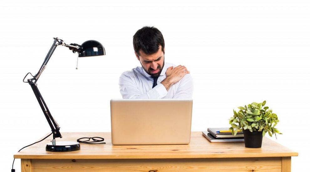 (P) Cum te poate ajuta un fotoliu de masaj?