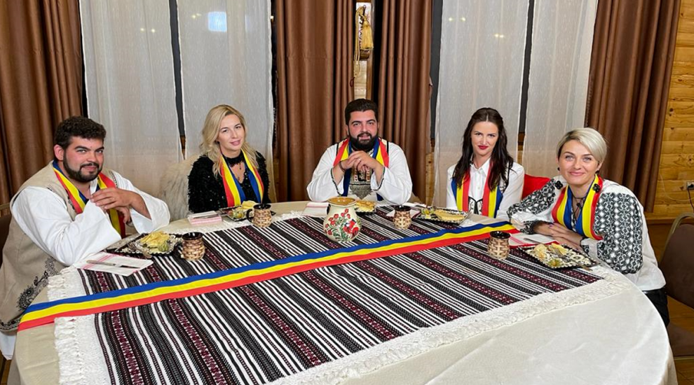 1 Decembrie, sărbătorit cu fast la lsquo;Mâncare pe care rsquo;: Să fim mândri și bucuroși că suntem români! 1 Decembrie, sărbătorit cu fast la lsquo;Mâncare pe care rsquo;: Să fim mândri și bucuroși că suntem români!
