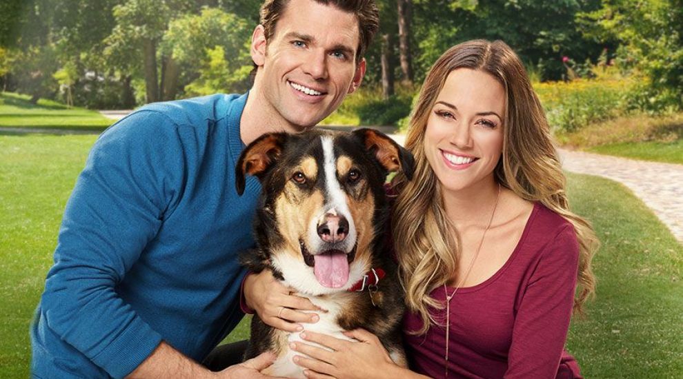 O cântăreață de muzică country devenită actriță, un câine adorabil și o întâlnire hellip; Cu iubirea la aport O cântăreață de muzică country devenită actriță, un câine adorabil și o întâlnire hellip; Cu iubirea la aport