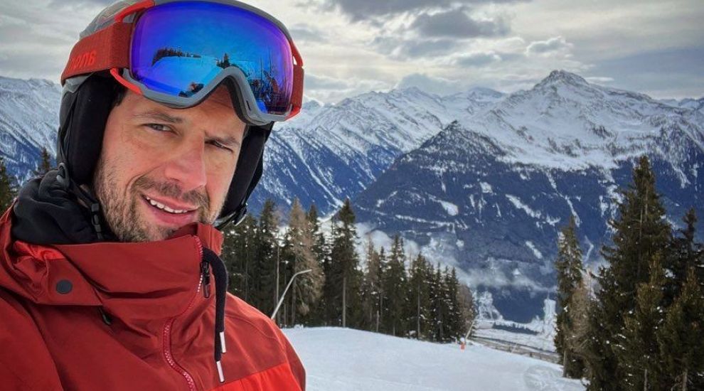 Păţania lui Adi Nartea, protagonistul din Vlad , din excursia la snowboard în Germania Păţania lui Adi Nartea, protagonistul din Vlad , din excursia la snowboard în Germania