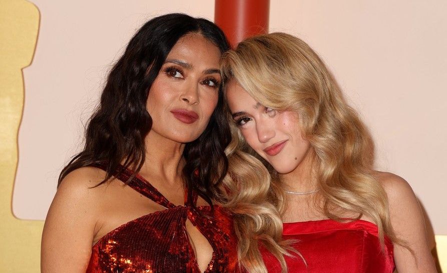 Fiica Salmei Hayek, Valentina, a purtat la Oscaruri o rochie mai veche a mamei sale