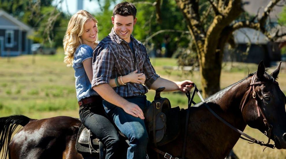 Fata de oraș de reinventează la țară, unde speră să-și refacă viața