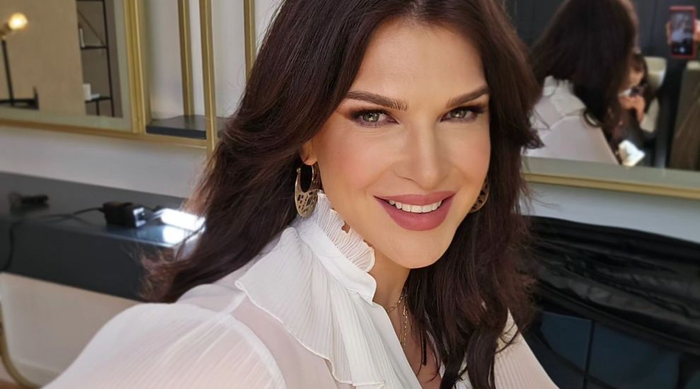 Monica Bîrlădeanu, splendidă în rolul de nașă