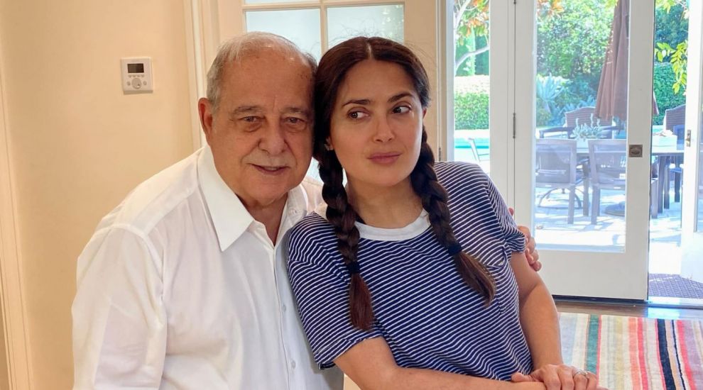 La 86 de ani, tatăl actriței Salma Hayek nu a fost scutit de un obicei tipic mexican La 86 de ani, tatăl actriței Salma Hayek nu a fost scutit de un obicei tipic mexican