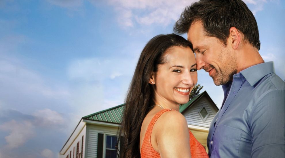 Doi foști iubiți &icirc;și spun Mă &icirc;ntorc la tine