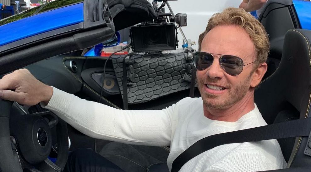 Ian Ziering din serialul Beverly Hills 90210 , bătaie ca-n filme cu niște motocicliști