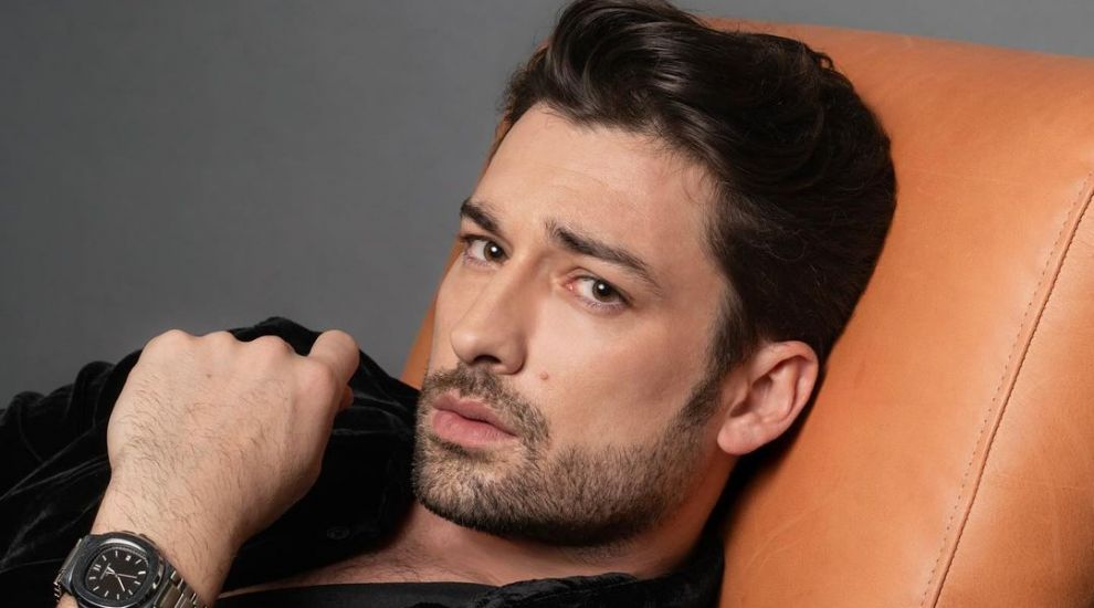 Alp Navruz, Halil din serialul Îngeri tăcuți , a împlinit 34 de ani