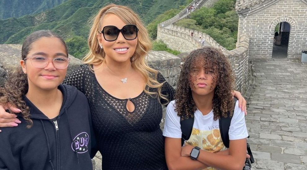 Prima apariție a lui Mariah Carey, după dublul deces din familia ei