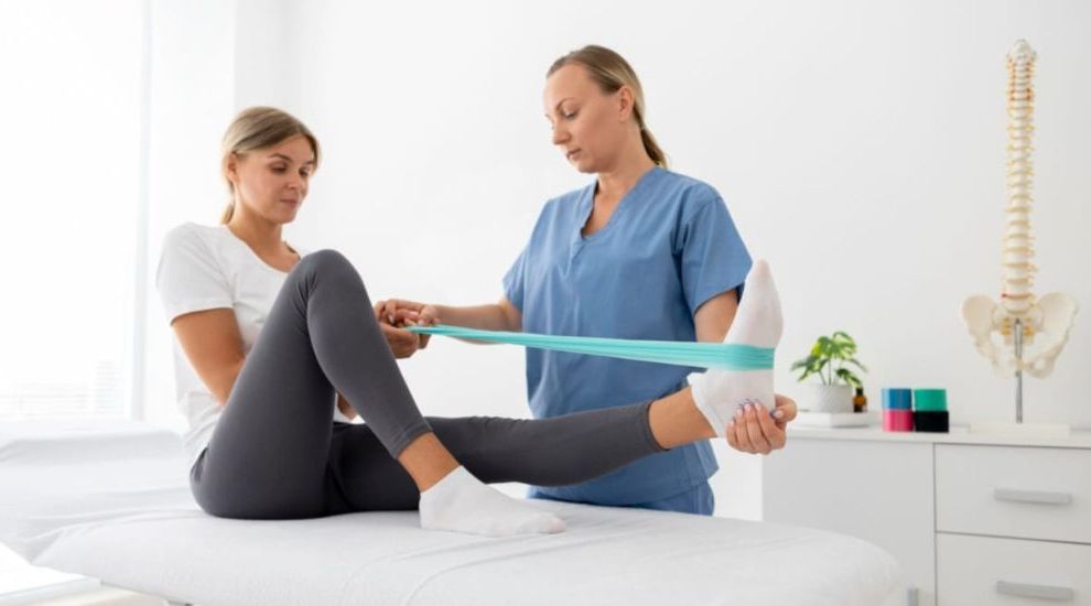 (P) Fii în formă cu kinetoterapia: de la prevenție la recuperare completă (P) Fii în formă cu kinetoterapia: de la prevenție la recuperare completă