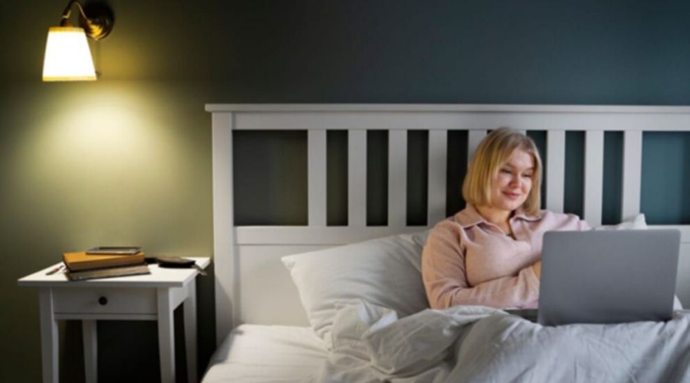 (P) Strategii simple pentru a îmbunătăți ambianța din dormitor