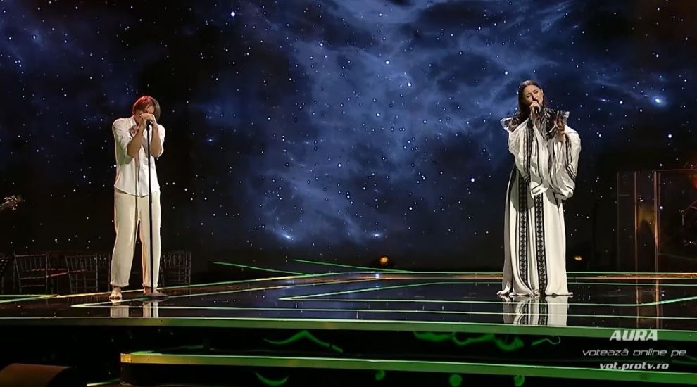 Marius Manole a făcut spectacol pe scena de la Vocea României , alături de câștigătoarea Aura Șova Marius Manole a făcut spectacol pe scena de la Vocea României , alături de câștigătoarea Aura Șova