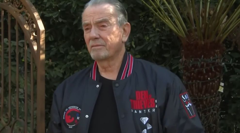 Eric Braeden alias Victor Newman din Tânăr și neliniștit și-a pierdut casa în incendiile catastrofale Eric Braeden alias Victor Newman din Tânăr și neliniștit și-a pierdut casa în incendiile catastrofale