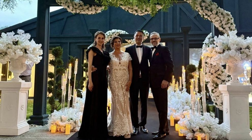 Mihaela Borcea a făcut nuntă la două săptămâni după cea a designerului Mihai Albu Mihaela Borcea a făcut nuntă la două săptămâni după cea a designerului Mihai Albu