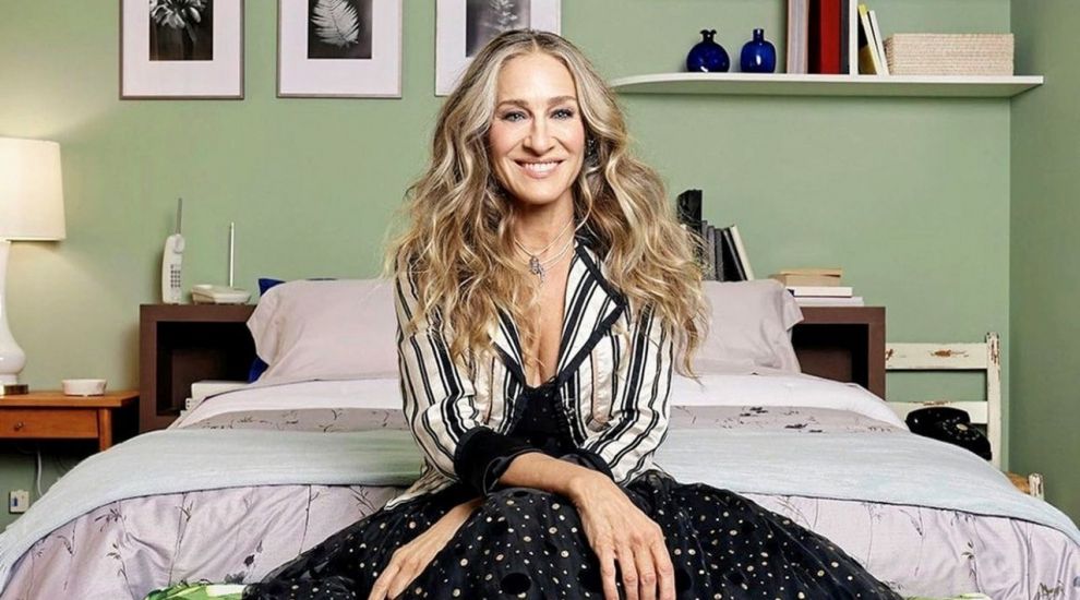 Sex and the City a ajuns și pe străzile din Paris în versiunea unei creatoare de modă fără vârstă