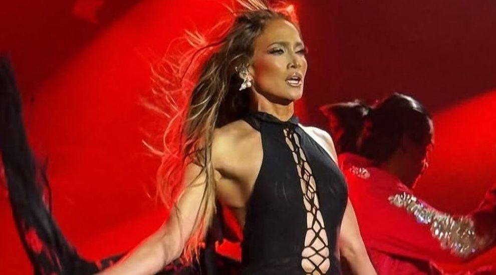 Ce a făcut Jennifer Lopez în cele două zile cât a stat la București? Ce a făcut Jennifer Lopez în cele două zile cât a stat la București?