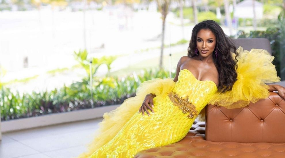 Miss Jamaica se află &icirc;n stare gravă după accidentul suferit la Miss Universe 2025