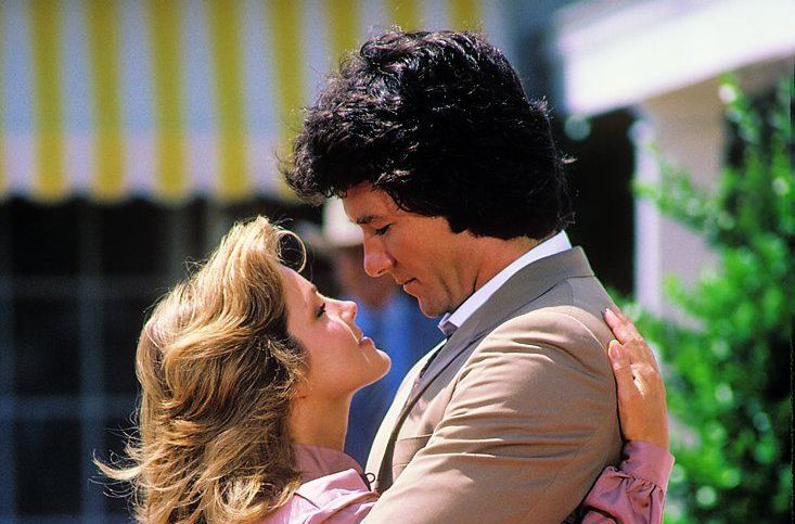 Mult așteptata intrare &icirc;n scenă a Priscillei Presley &icirc;n Dallas tocmai s-a produs. Ce spunea ea despre serial?