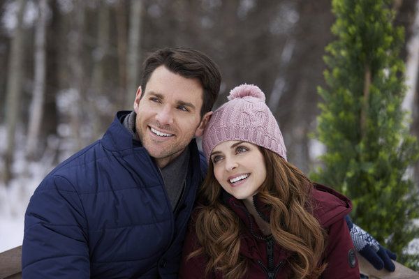 Jen Lilley revine &icirc;n filmul romantic O iarnă ca-n povești