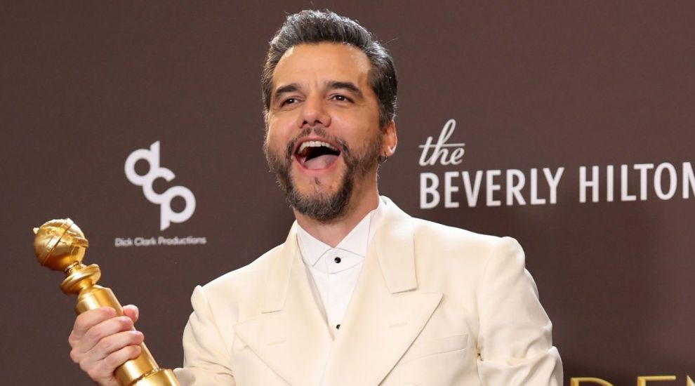 Cine este Wagner Moura, brazilianul care i-a &icirc;nvins pe Michael B. Jordan și Dwayne Johnson la Globurile de Aur