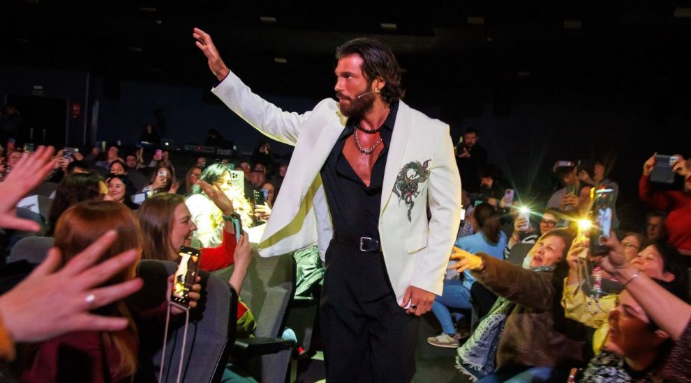 Can Yaman a cucerit Madridul la premiera serialului El Turco