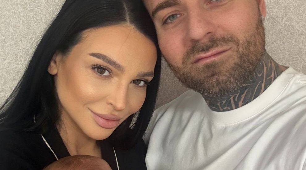 Francesca și T.J. Miles ne-o prezintă pe fetița lor