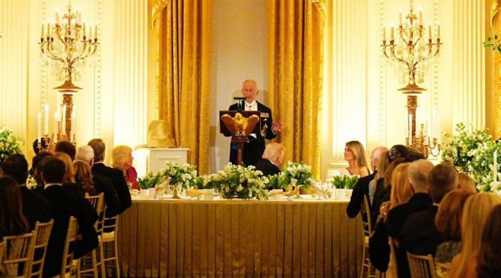 Cu ce meniu i-au primit soții Trump pe Regele Charles și Regina Camilla la dineul de la Casa Albă?