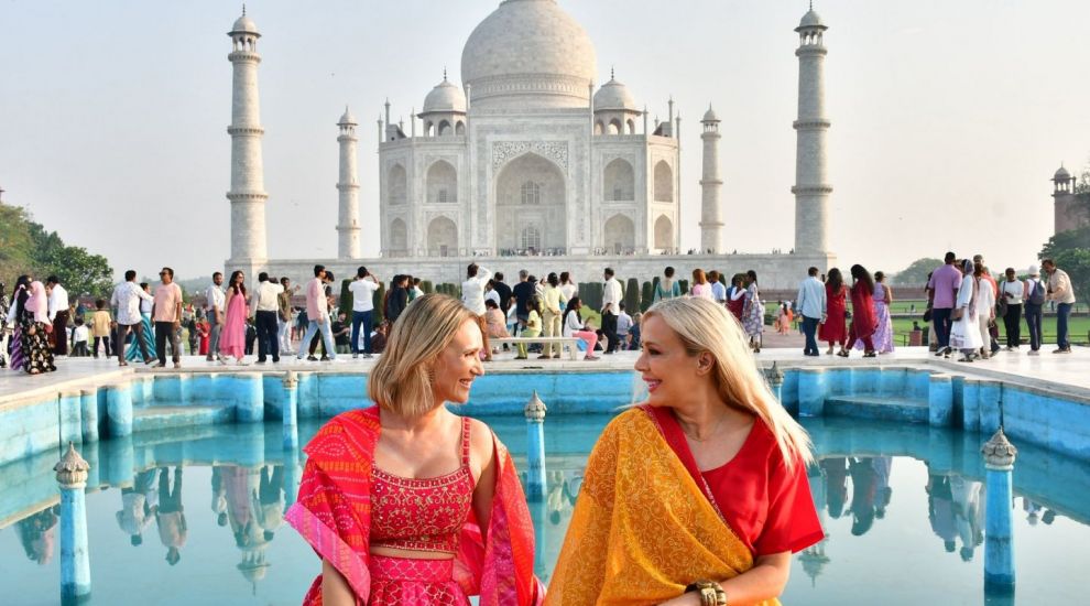 Dana Săvuică și Carmen Negoiță, prințesele blonde de la Taj Mahal