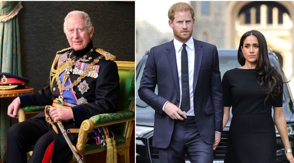 L-a iertat? Regele Charles a pus la cale &icirc;mpăcarea istorică cu fiul său, Prințul Harry