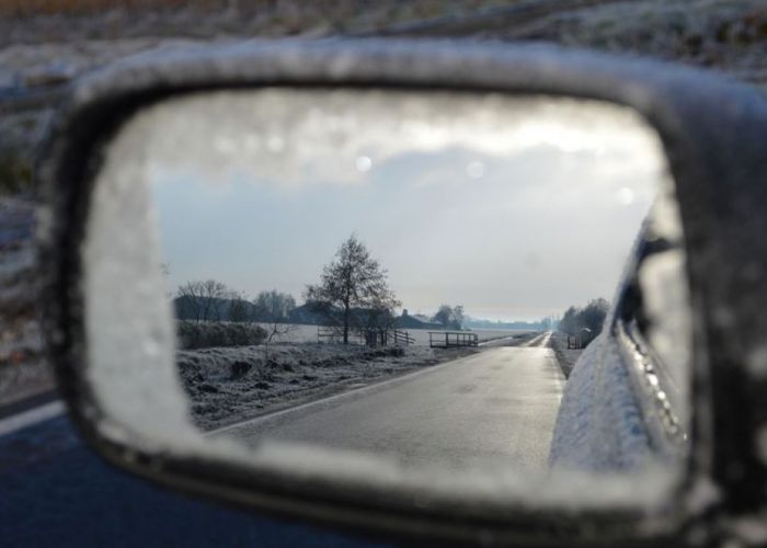 Cum să-ți pregătești mașina pentru iarnă
