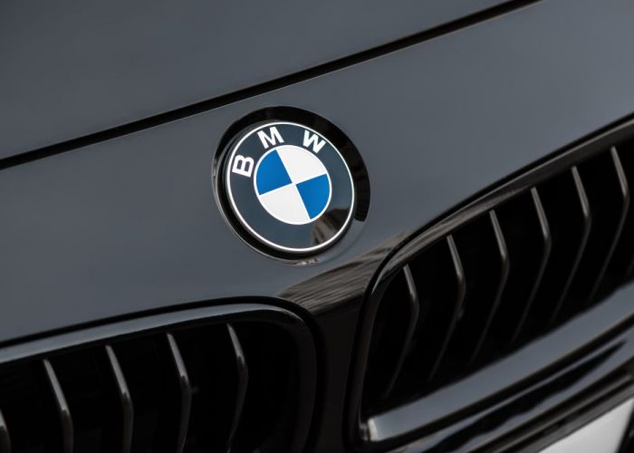 Decizia pe care a luat-o BMW din cauza pandemiei de coronavirus. Ce a hotărât producătorul german