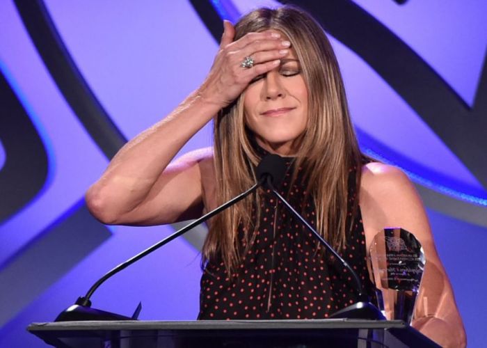 O fotografie cu Jennifer Aniston în pielea goală, scoasă la licitație. Ce sumă s-a strâns