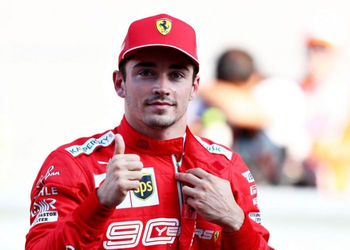 Charles Leclerc, la plajă alături de iubita lui. Cât de bine arată partenera pilotului de Formula 1